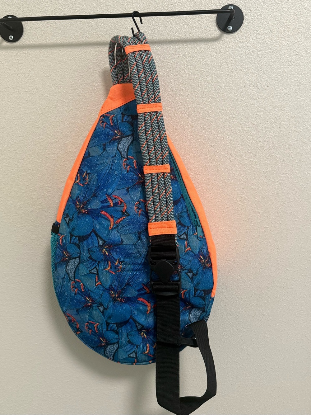 Kavu Paxton Rope Back Pack in Electric Lily - Picture 2 of 9